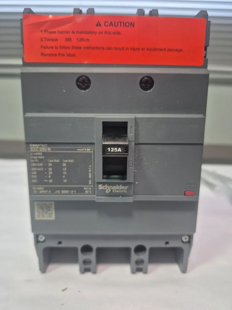 Disjuntor Tripolar EZC 250 N 3125 - Foto 3