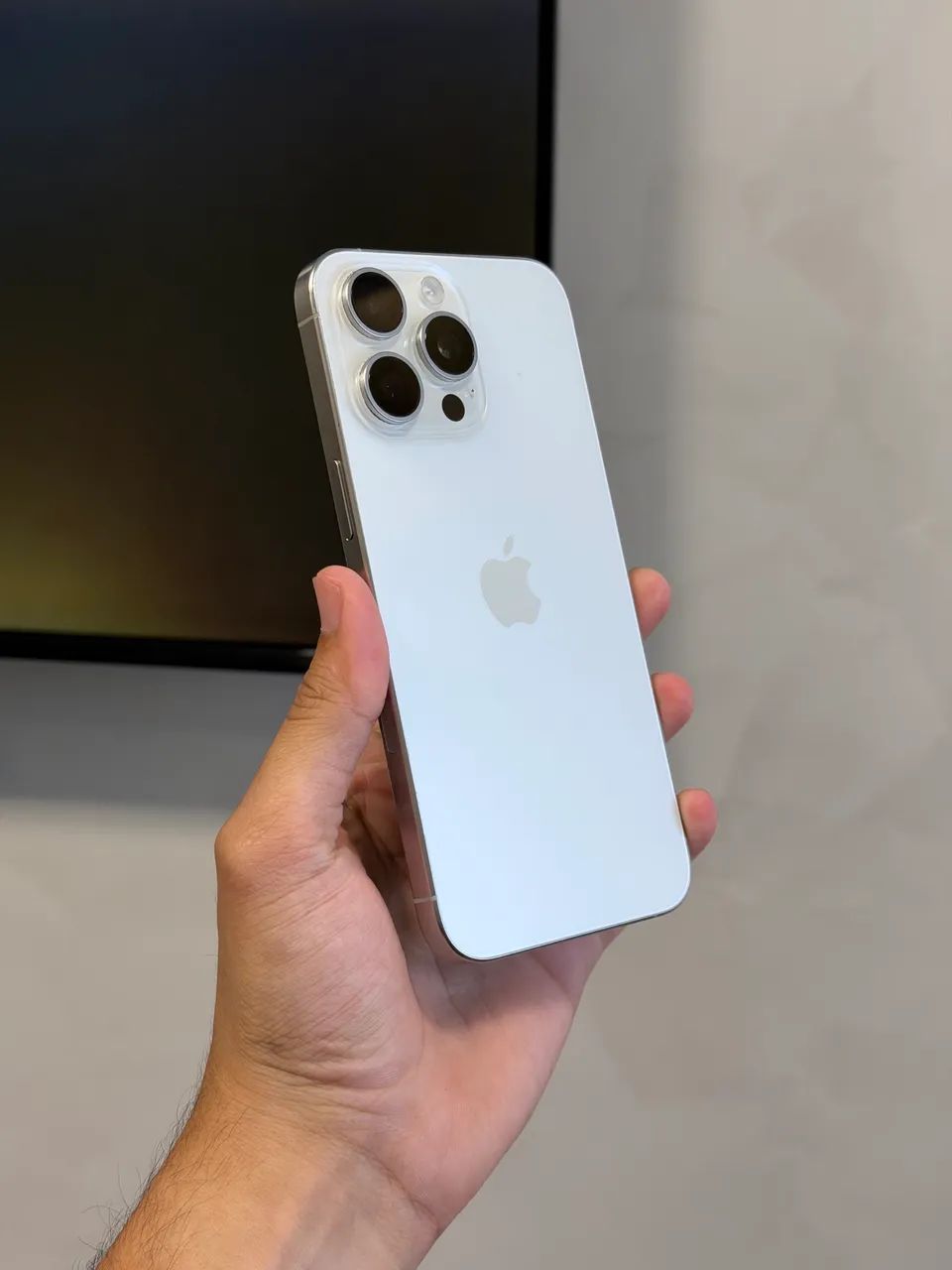 iPhone 15 Pro Max 256gb Branco Excelente - Celulares e Smartphones