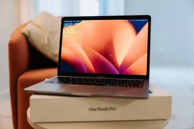 MacBook Pro 13" M2 - 8GB/256GB - Foto 5