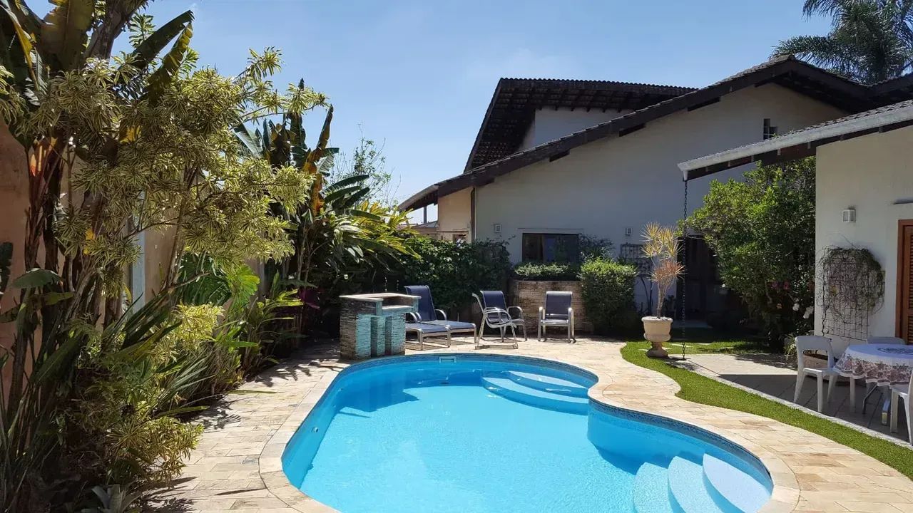 Casa Cond. Nova Higienópolis na Granja Viana