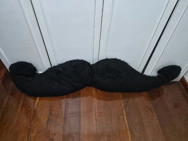 Almofada em forma de bigode Poderoso chefao para cama Queen ou king size - Foto 2