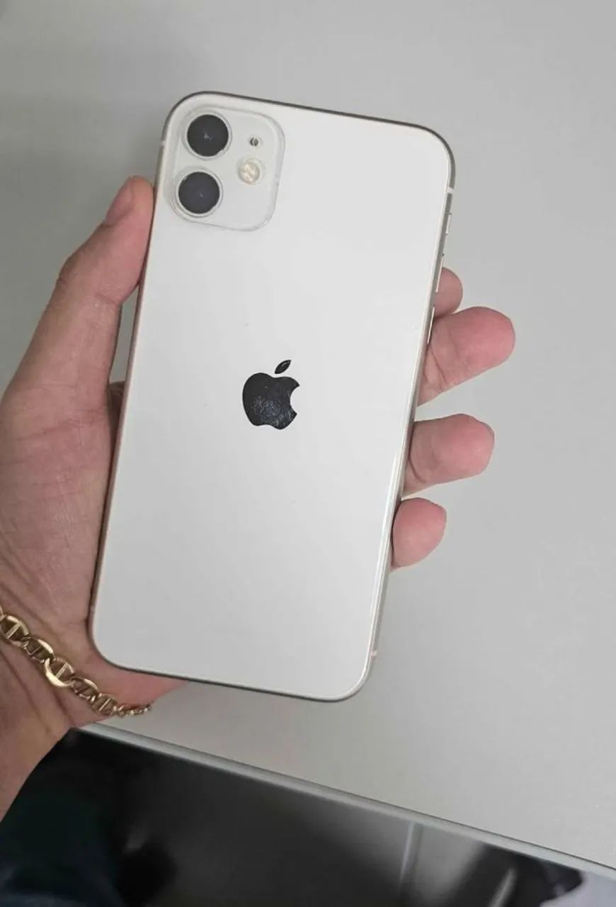 iPhone 11 (128GB Branco)<br><br>Bateria 73%