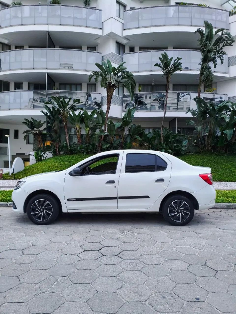 Renault Logan Authentique Flex 1.0 12V 4P 2018