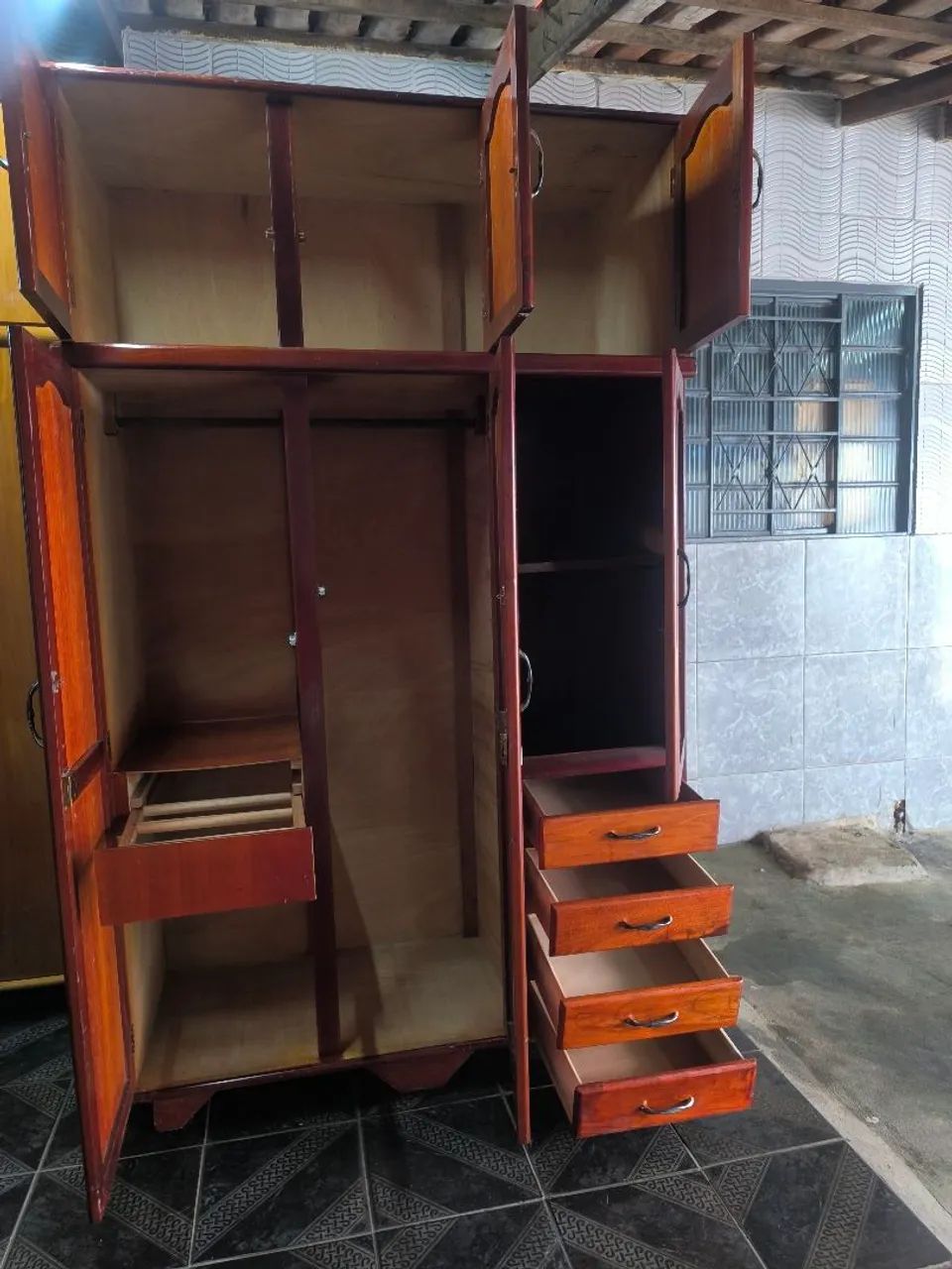 Guarda roupa de madeira - Foto 2