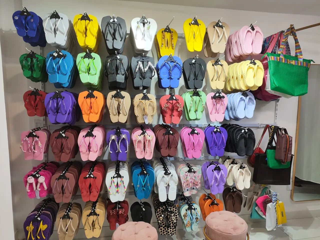 Chinelos tradicional e slim em borracha 100% no atacado para revenda