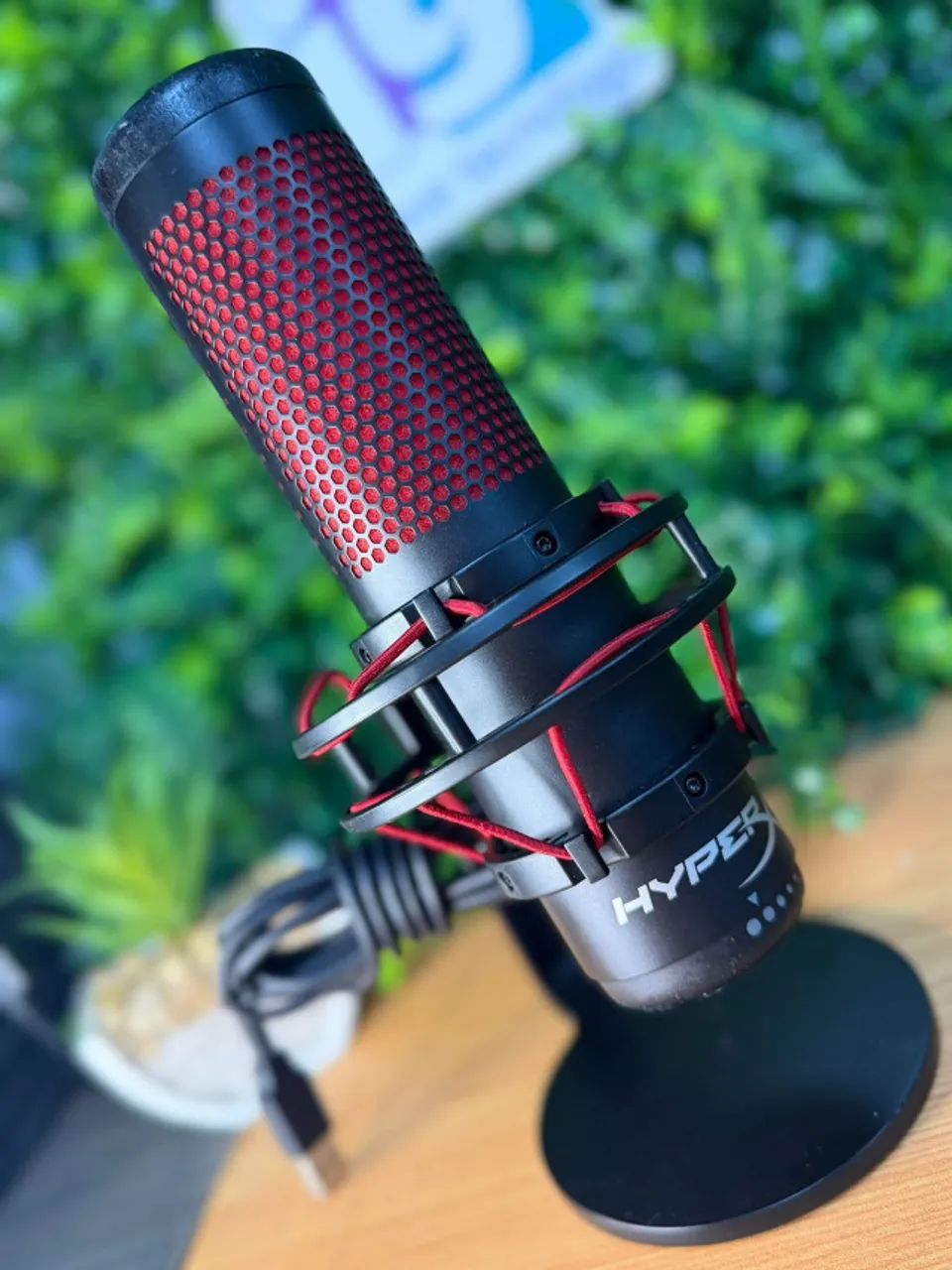Kingston HyperX Microfone Gamer QuadCast  Eleve a qualidade do seu áudio com o Microfone G