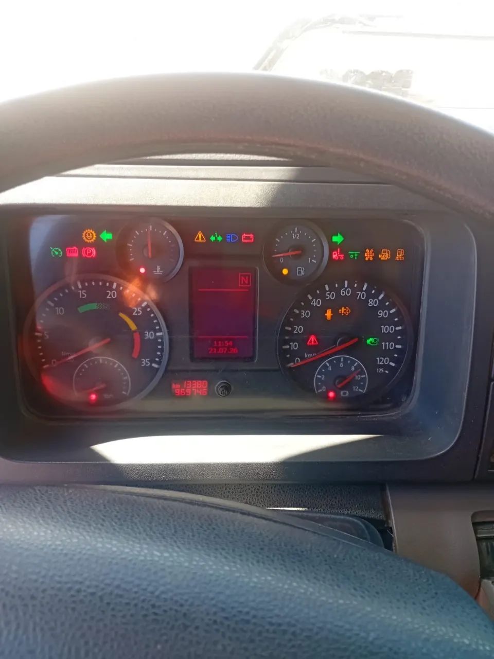 Volkswagen 24-280 6x2 - Foto 8