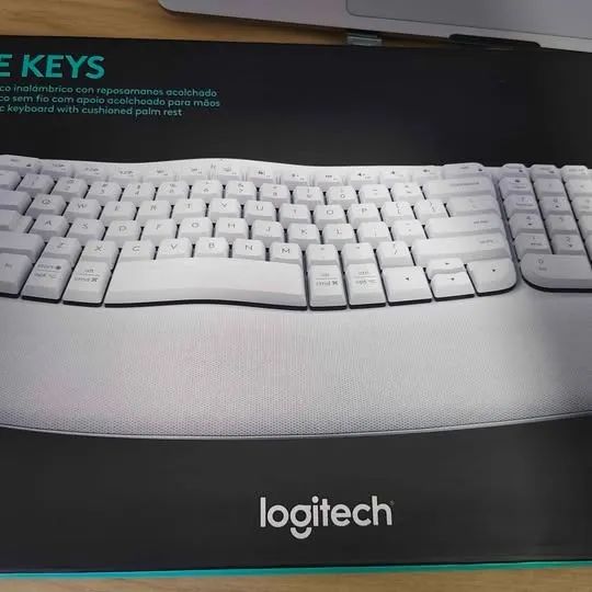 Teclado Ergonômico Logitech Bluetooth Wave Keys - Branco com Apoio Acolchoado - Foto 4
