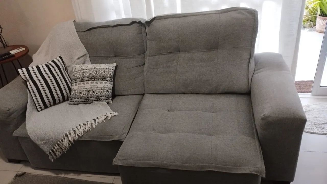 Vendo Sofá 3 lugares. 