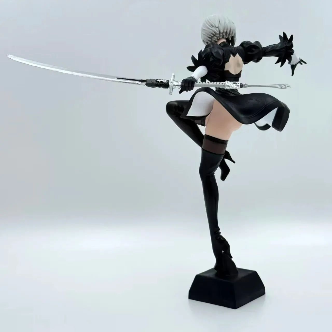 NieR Automata 2B (24cm) - Hobbies e coleções - Residencial