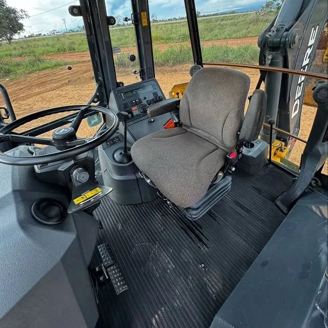 RETROESCAVADEIRA JOHN DEERE - Foto 4