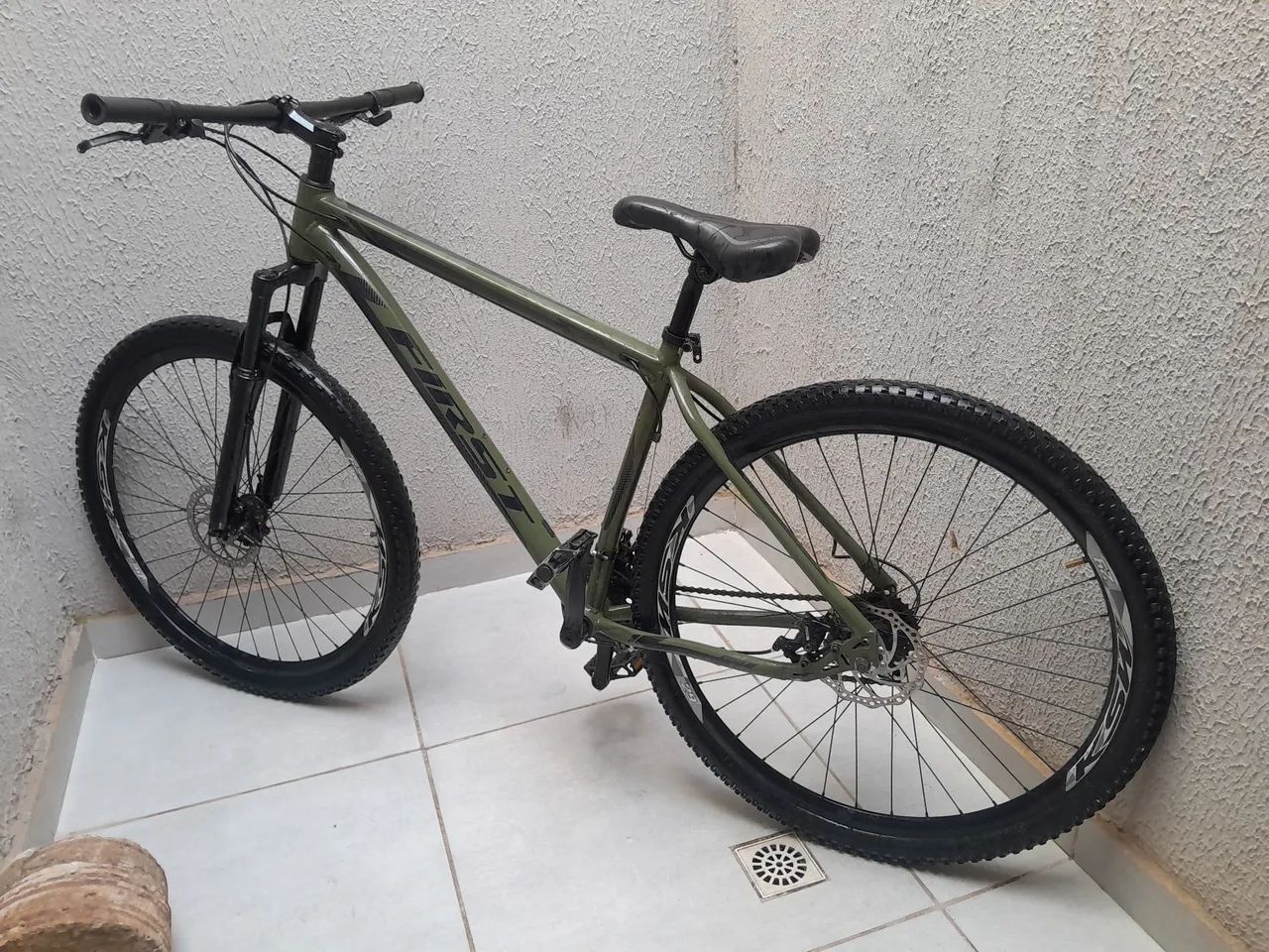 Bicicleta aro 29 com nota, tudo funcionando, NÃO TROCO, retirada em águas lindas  - Foto 5