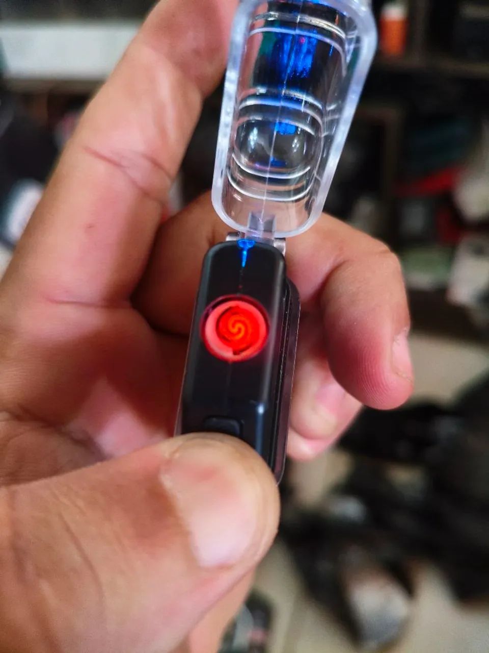 Isqueiro Elétrico de Plasma Impermeável USB com Lanterna LED - Foto 2