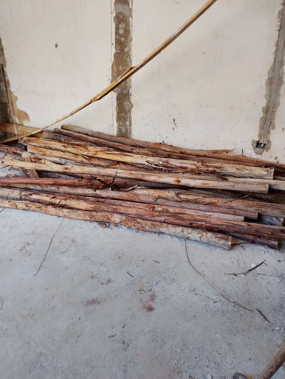 Madeiras para construção 64962672606849121