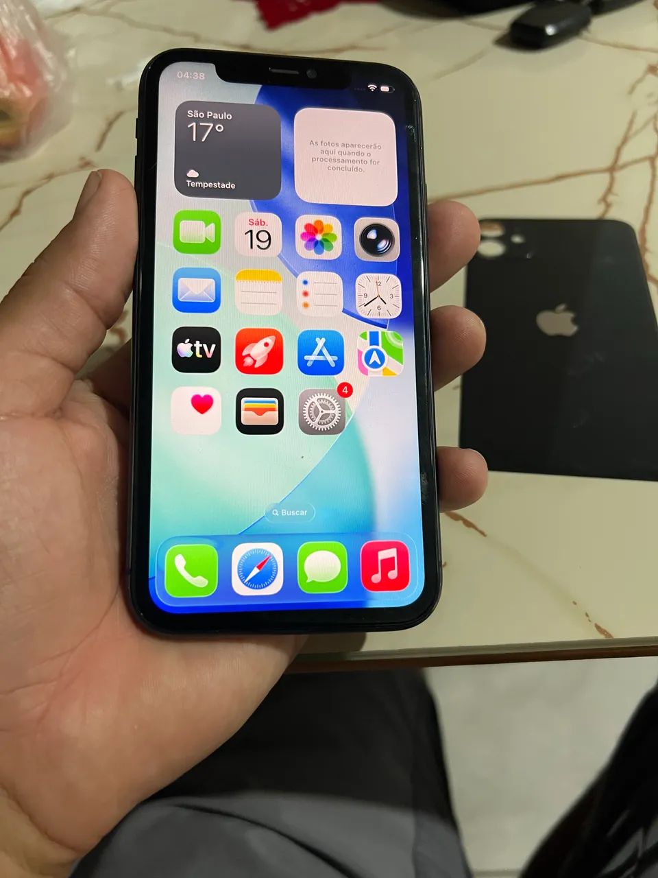 iPhone 11 128 GB R$450 pra vender rápido  - Foto 2