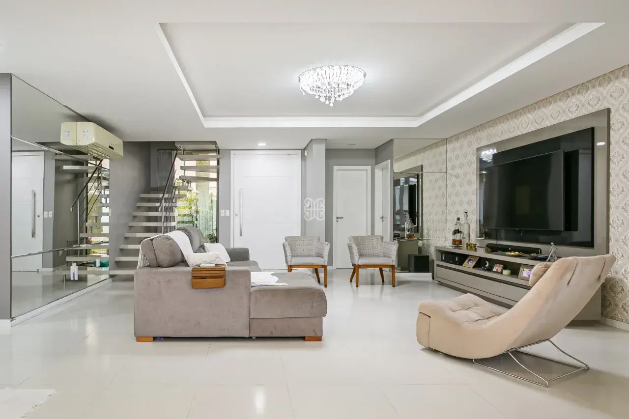 Casa Exclusiva em Jurerê | 3 Suítes, Piscina e Jacuzzi - Foto 3