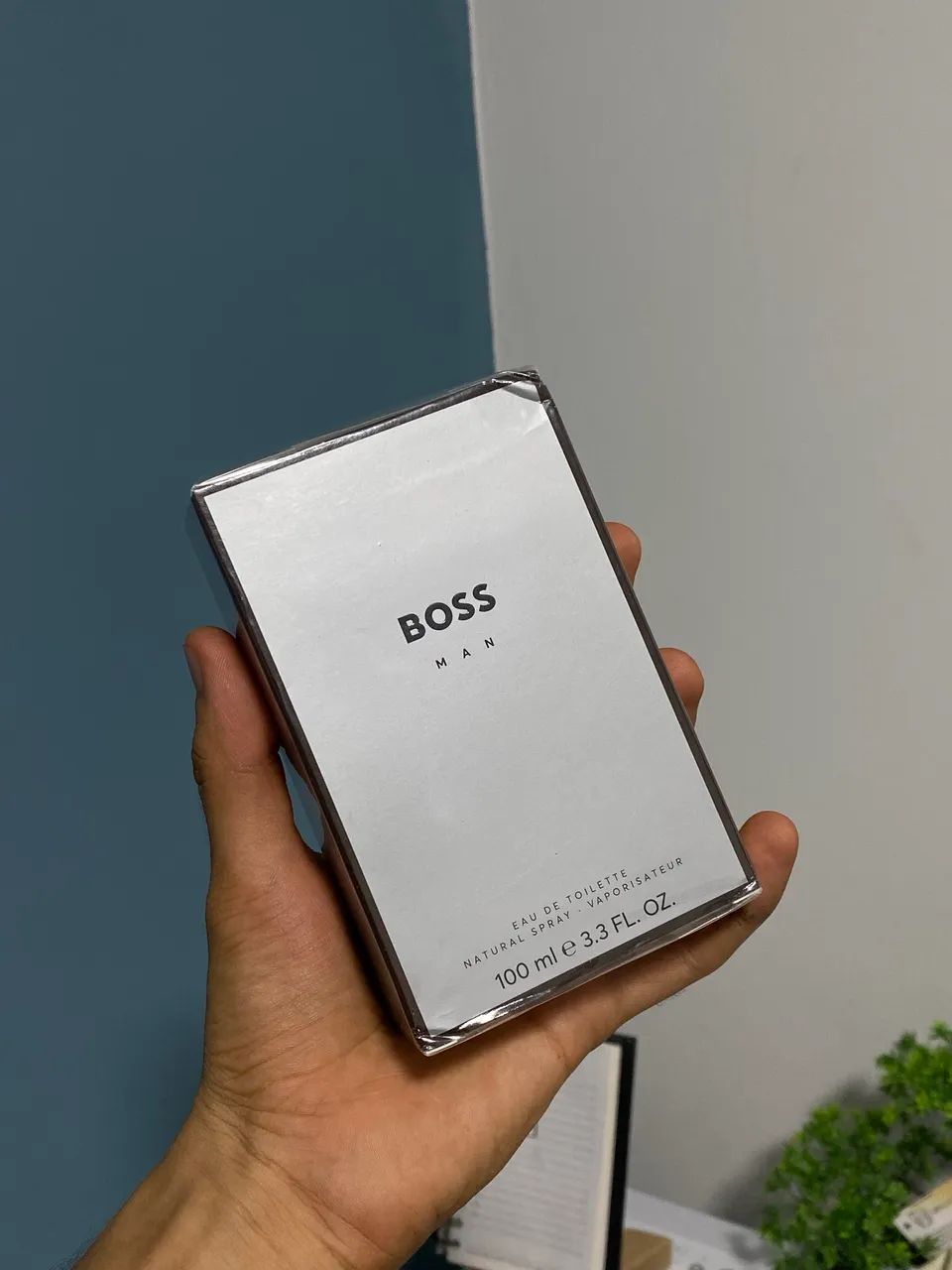 Perfume HUGO Boss MAN - Original e LACRADO, com selo original (trouxe de viagem) - Foto 3