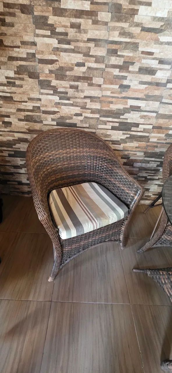 Conjunto de mesa e cadeiras rústicas  - Foto 2