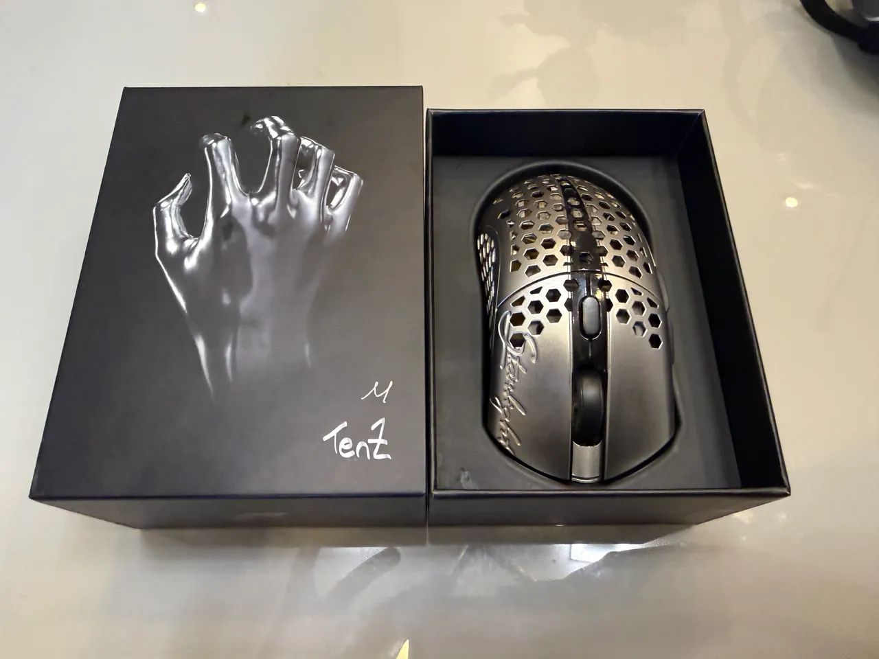 Finalmouse Starlight Pro TenZ - Tamanho (M) - Na Caixa Original +