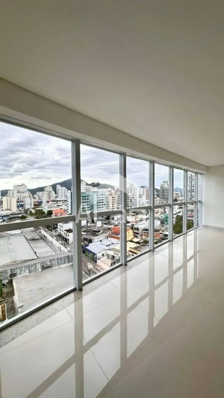 Sala Comercial Para Locação Com 49m² no Centro de Itajaí/SC - Foto 4