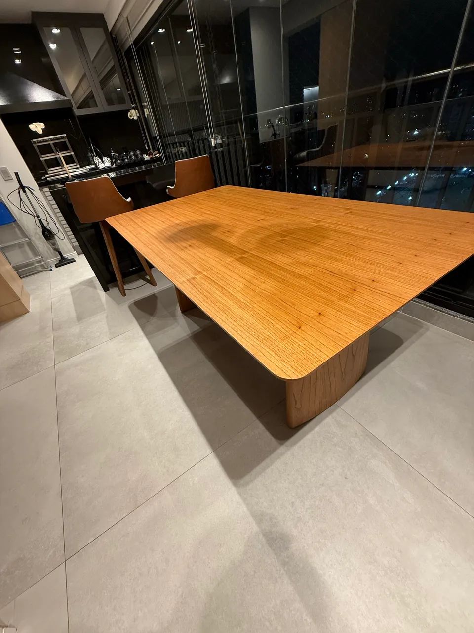 Mesa de jantar  madeira maciça 1.80m x 1.00m - Foto 2
