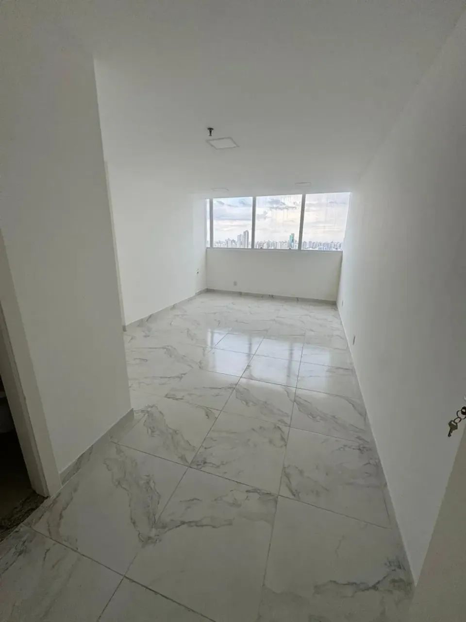 RG - Sala com 30m desocupada