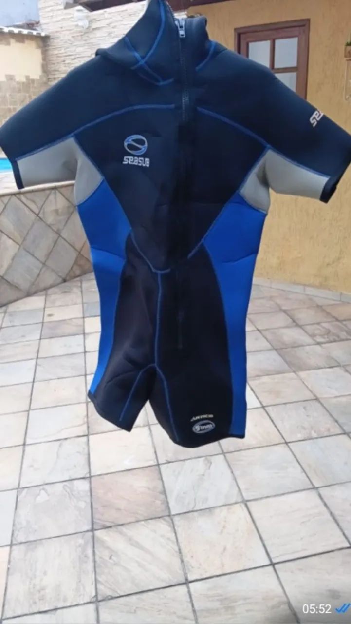 Short jonh neoprene Lycra com capuz NOVO  - Foto 2
