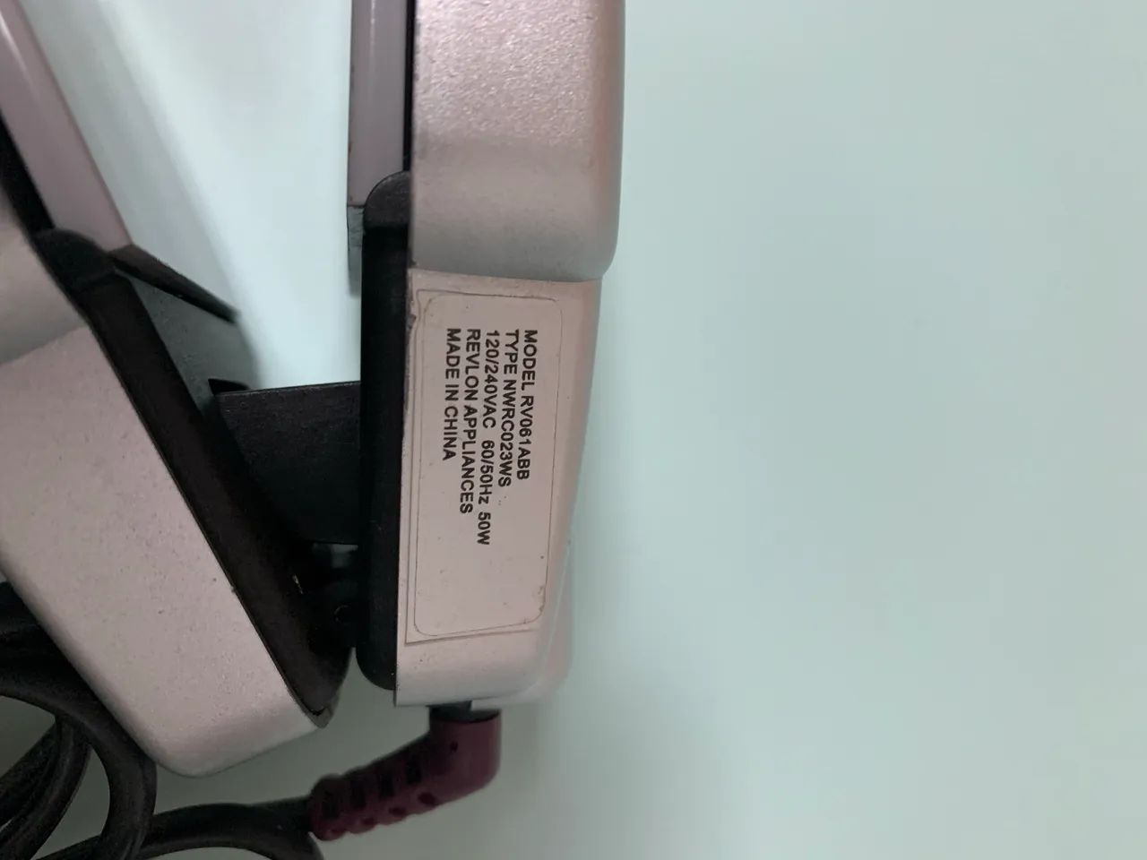 prancha de retoque Revlon (chapinha) bivolt até 180graus  - Foto 5
