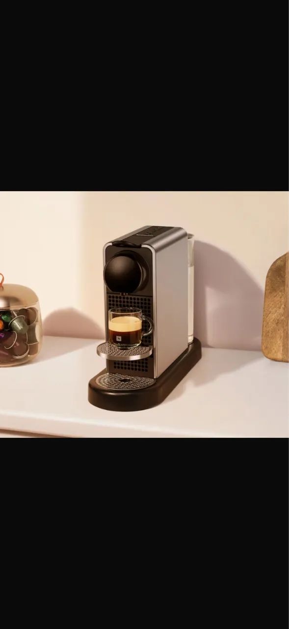 Cafeteira nova na caixa