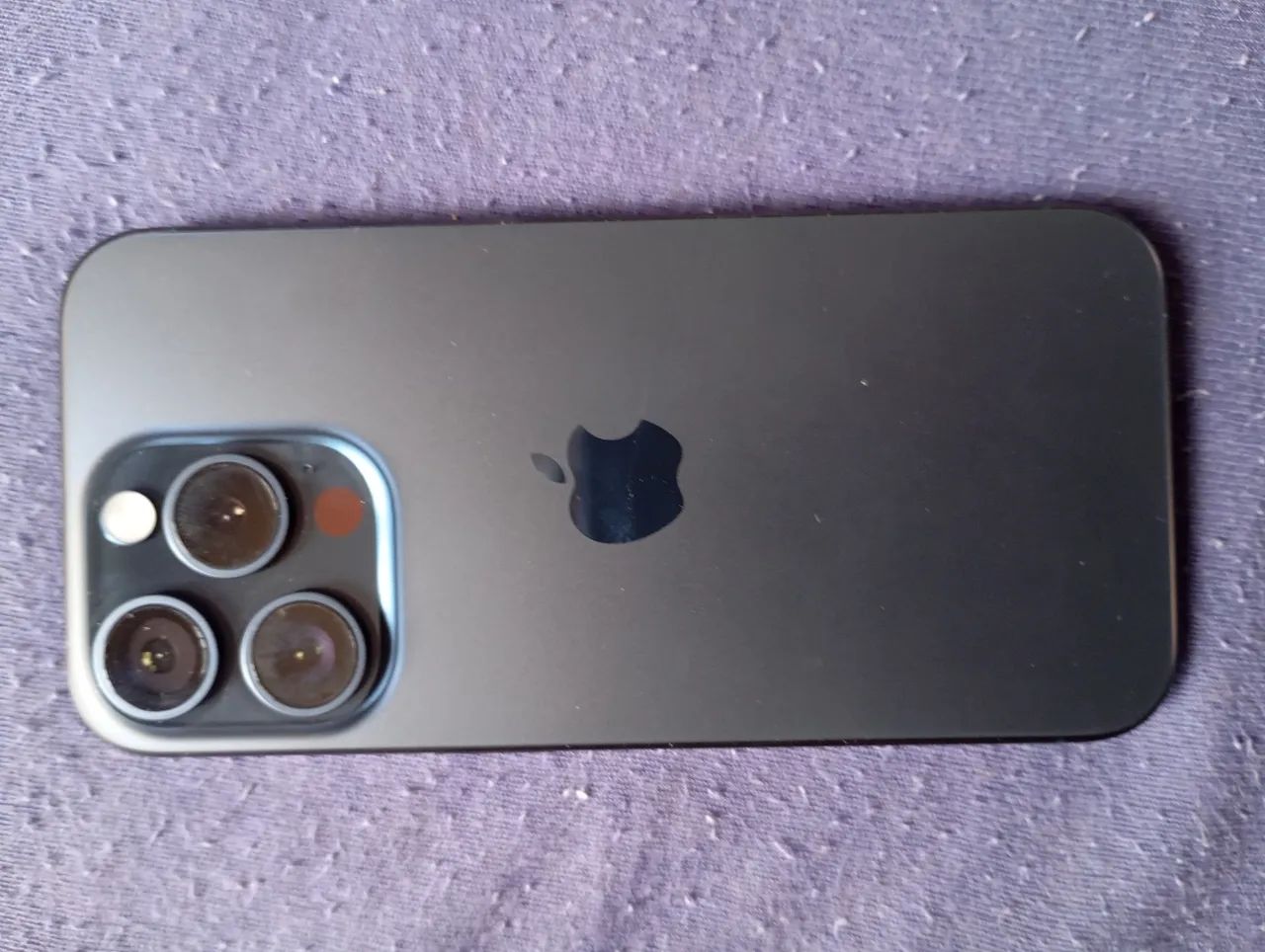 iPhone 15 Pró Titanium azul novo!