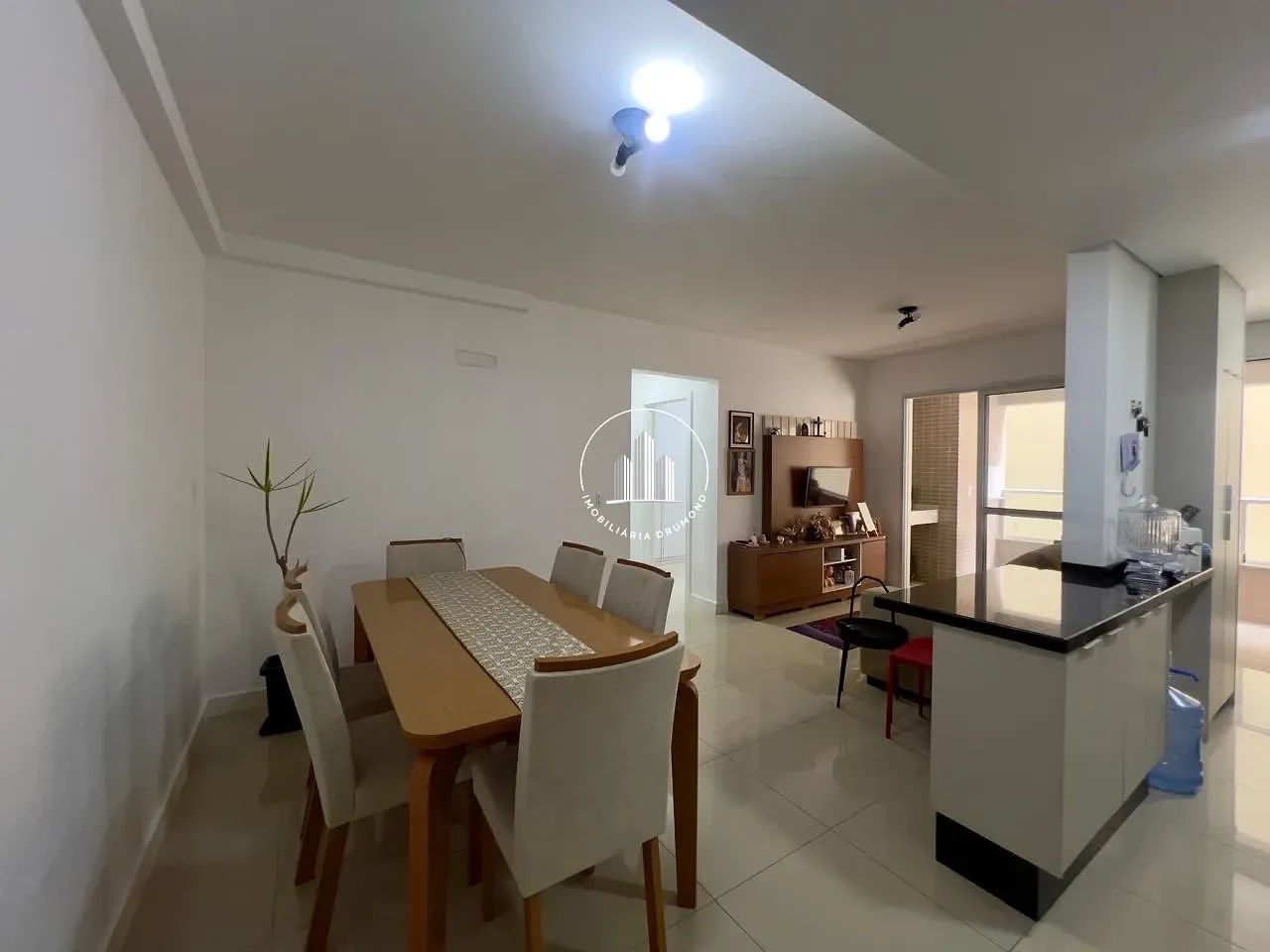 Apartamento 02 dormitórios - Barreiros - JMS