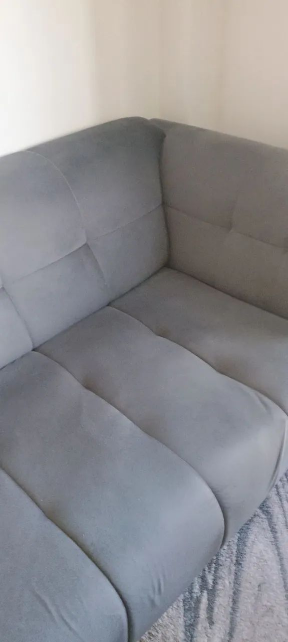 Sofá 3 lugares em Veludo. - Foto 3