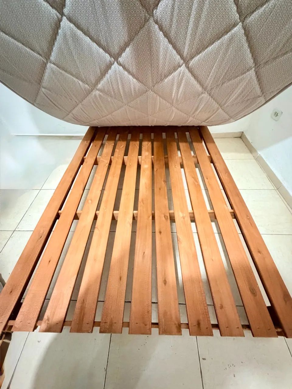 Cama casal com base em madeira + colchão  - Foto 2