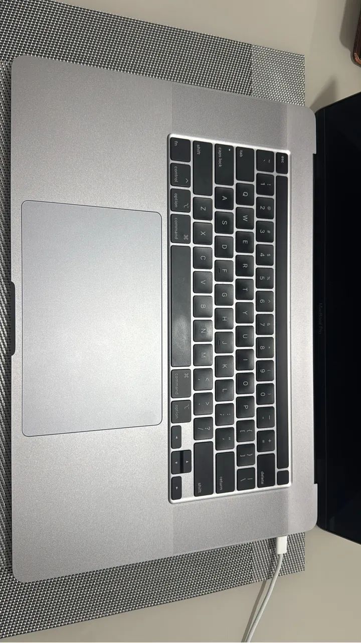 MacBook Pro 16 polegadas, 512gb ssd, 16gb memória ram, 205 ciclos de bateria apenas  - Foto 2