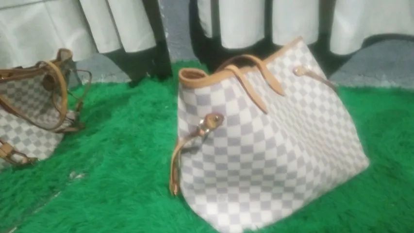 Bolsa Louis Vuitton - Foto 3