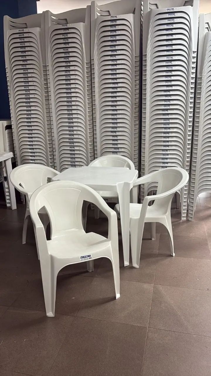 A PRONTA ENTREGA - MESAS E CADEIRAS PLASTICAS