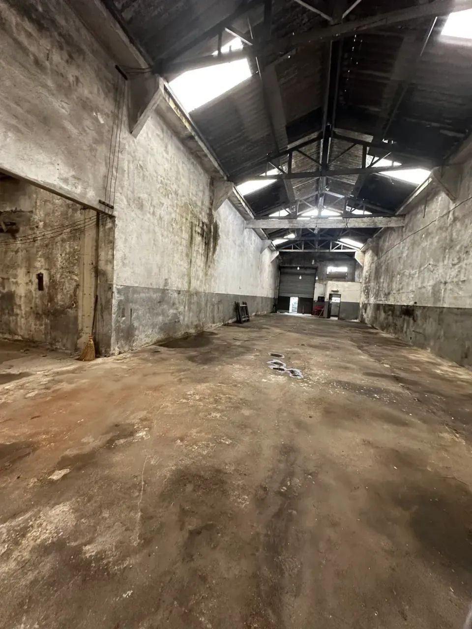 OPORTUNIDADE: Galpão 360m²  com 2 entradas - Foto 4