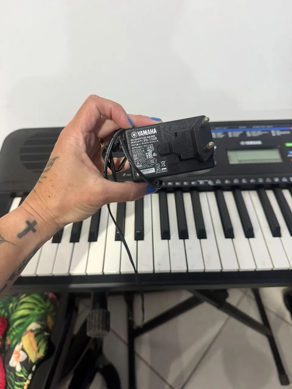 Teclado yamaha psr E253 - Foto 4