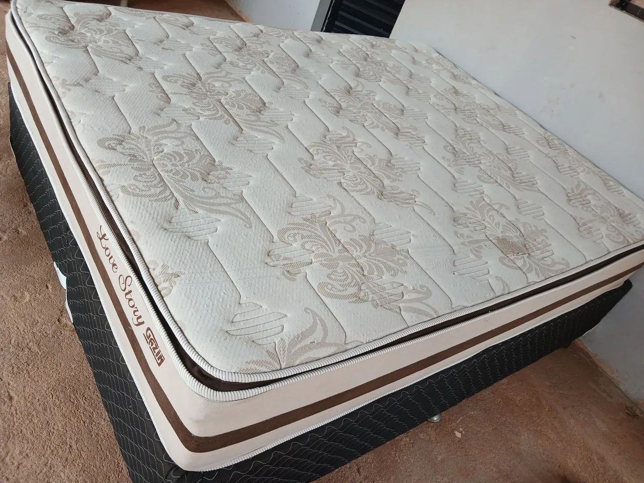 Cama Queen Gazin 