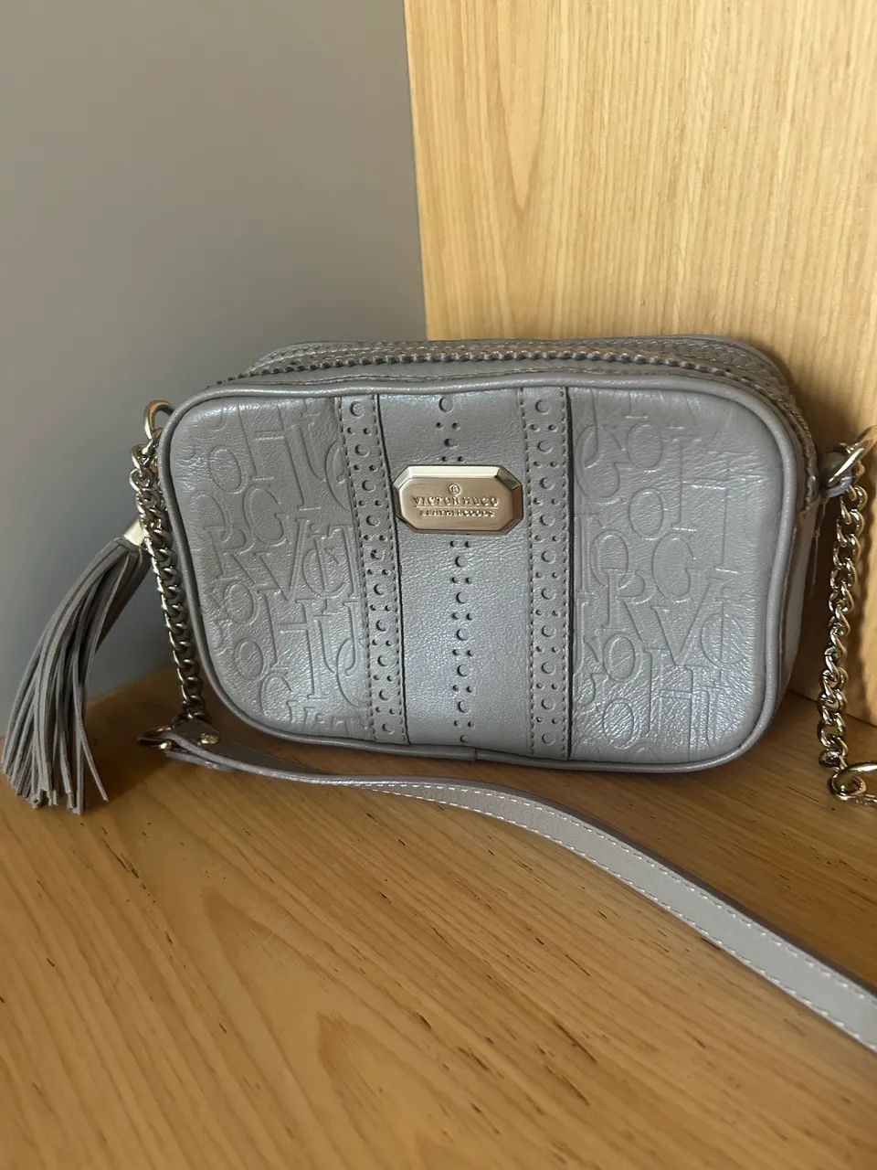 Bolsa 100% couro Victor Hugo