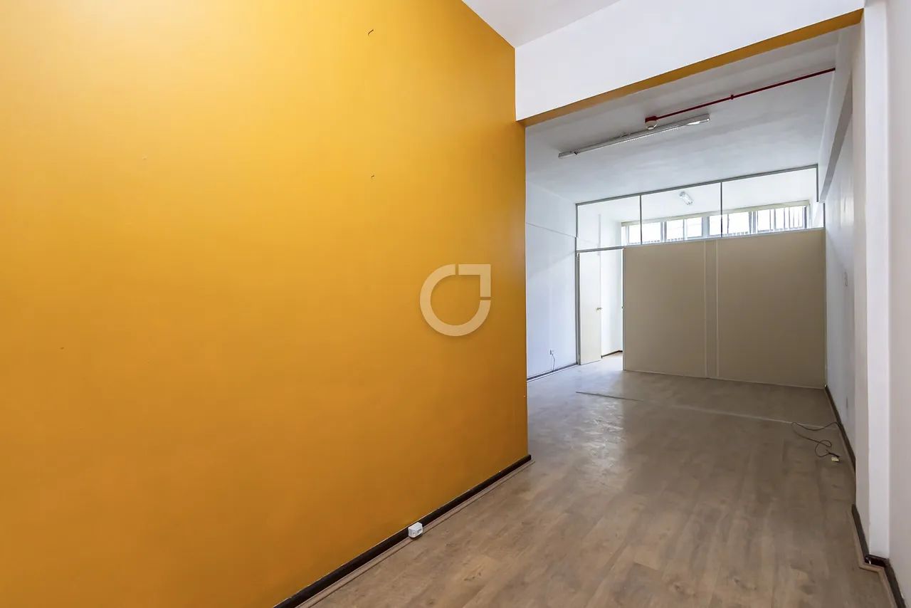 Sala comercial à venda ou locação no Centro de Curitiba, com 34m² privativos  Edifício Cre - Foto 4