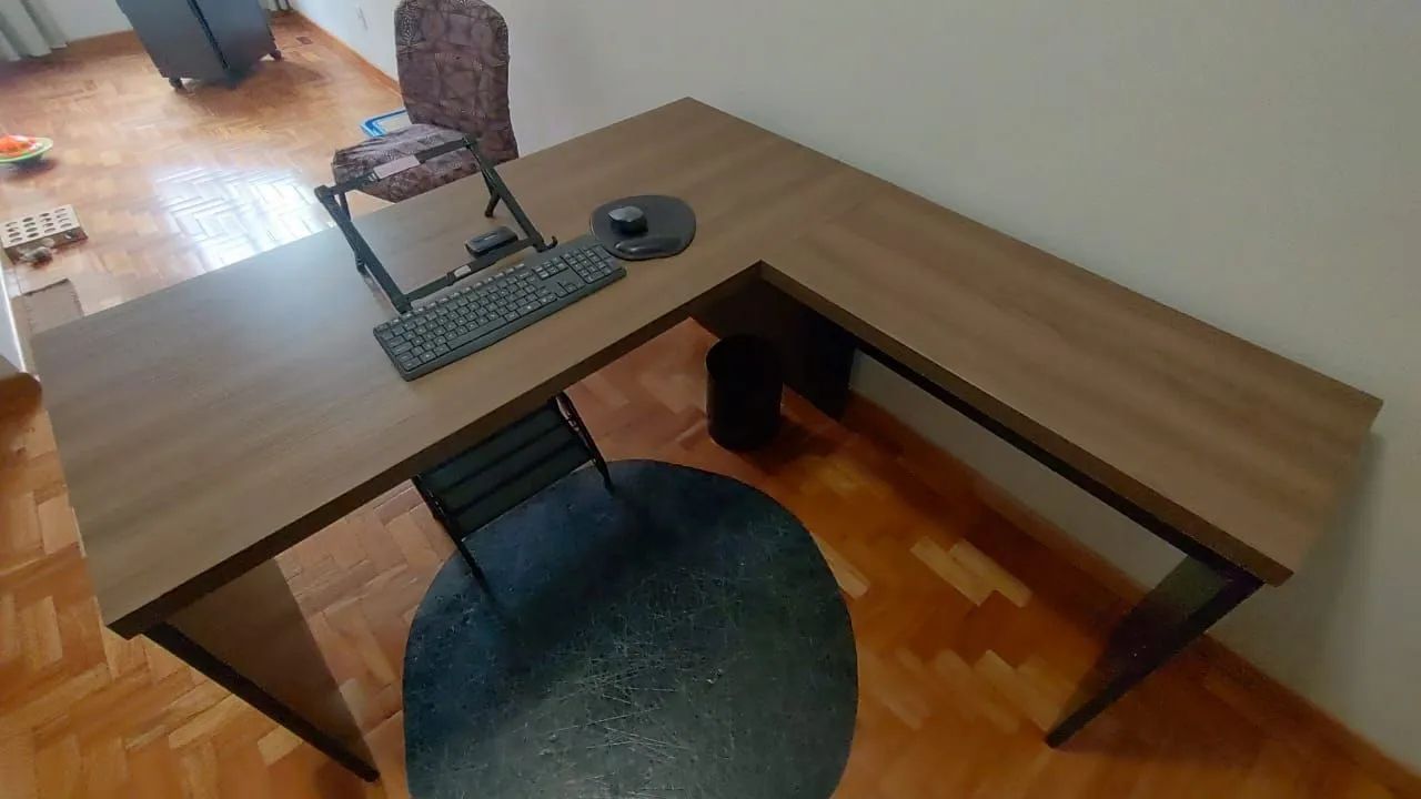 Mesa de escritório em L - Foto 2