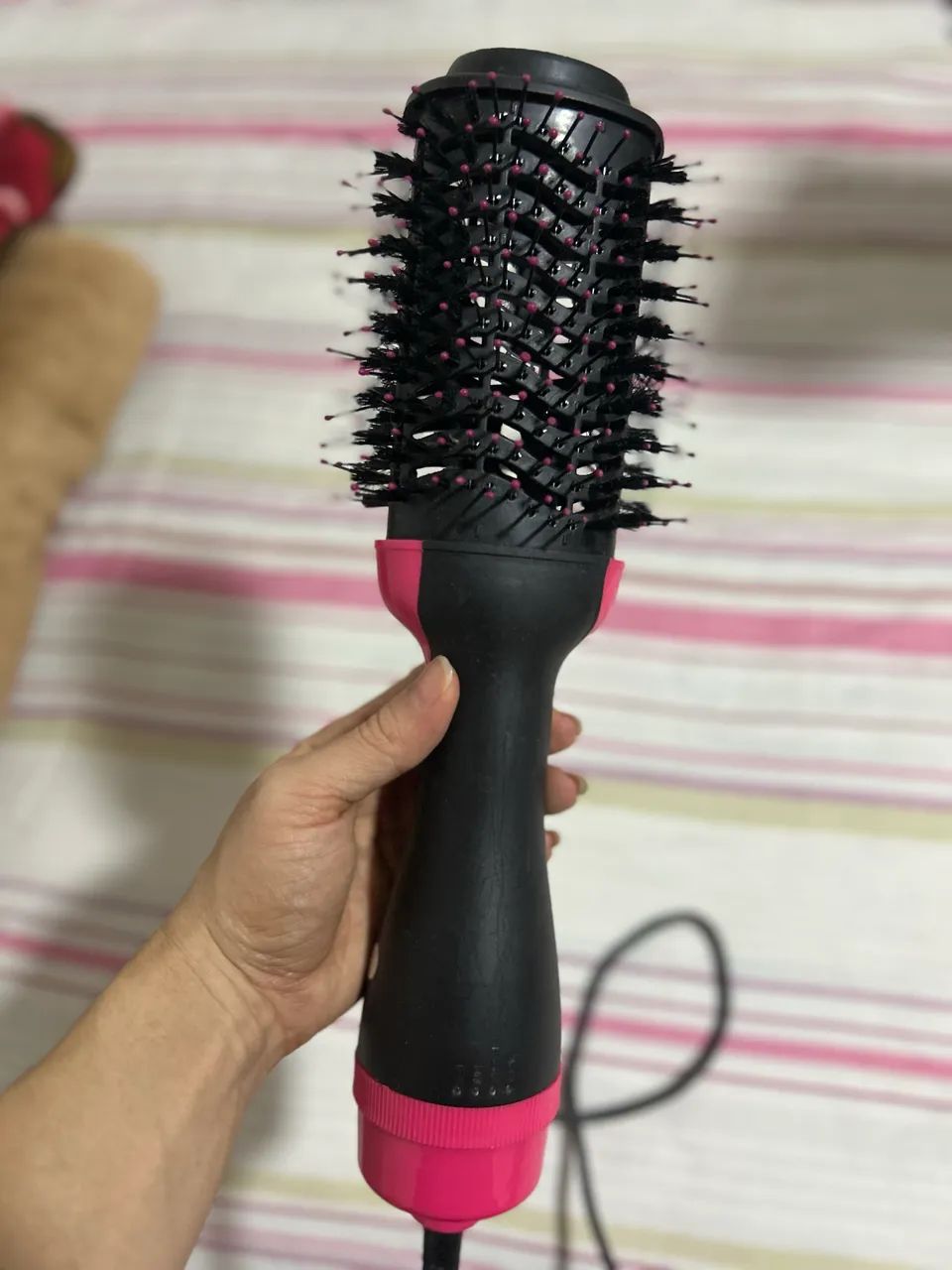Escova Secadora e Alisadora Elétrica - Funcionando Perfeitamente - Foto 3