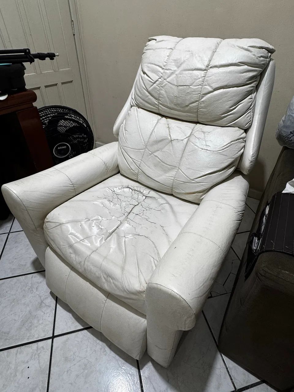 Comfortable Reclining Armchair459238905386127363
