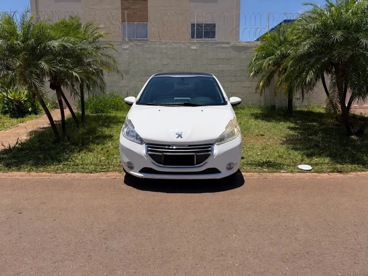 Peugeot 208 ALLURE 1.5 8V FLEX 2014
