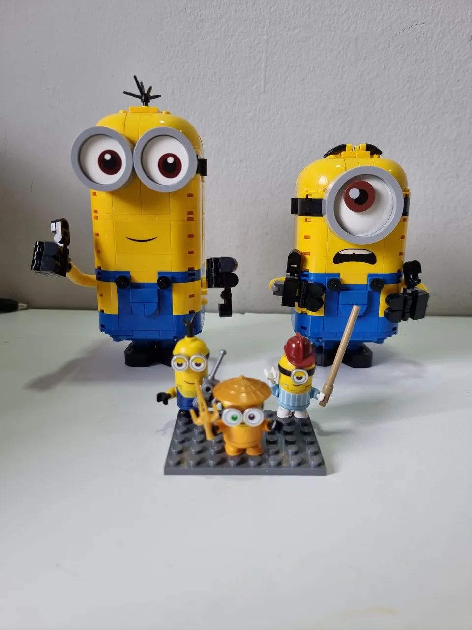 Lego Minions e o seu Covil Construídos com Peças