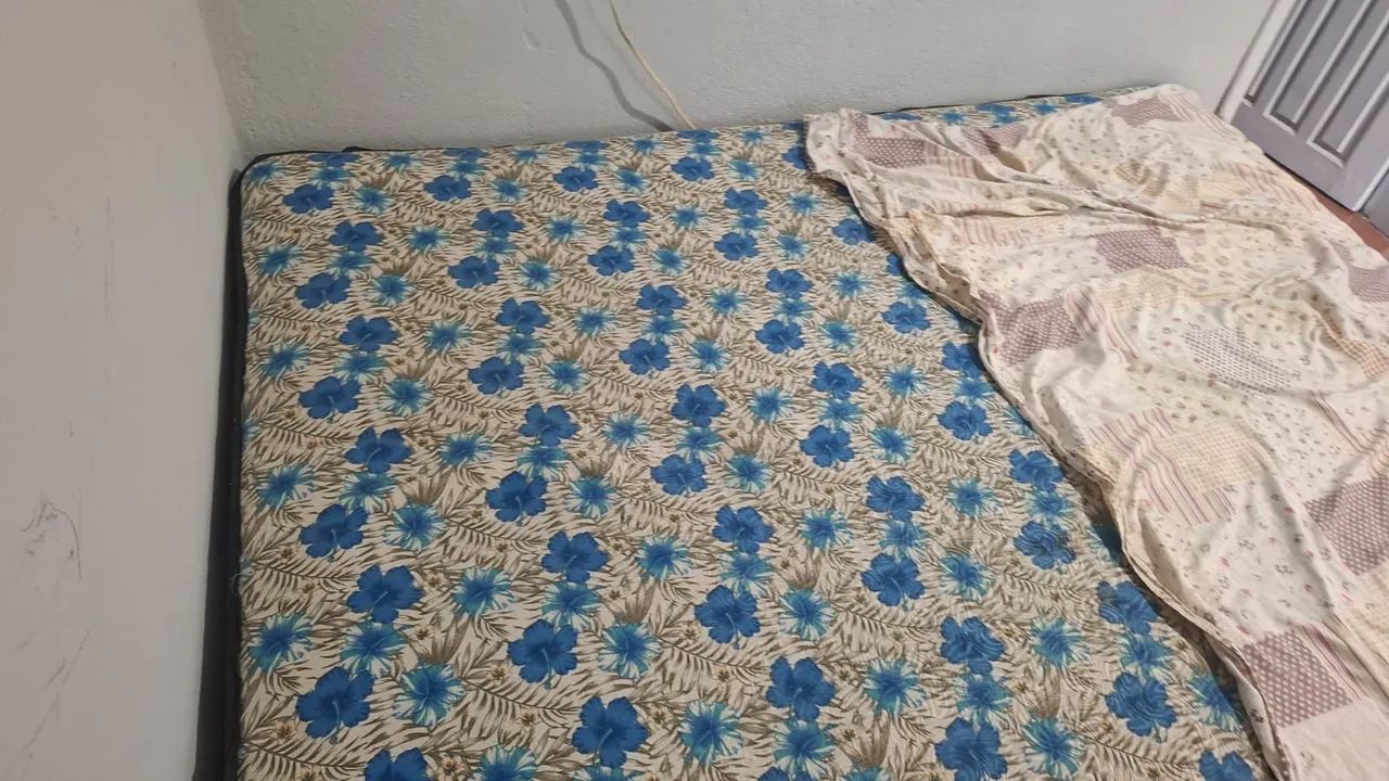 Cama Box de casal espuma semi nova. $360