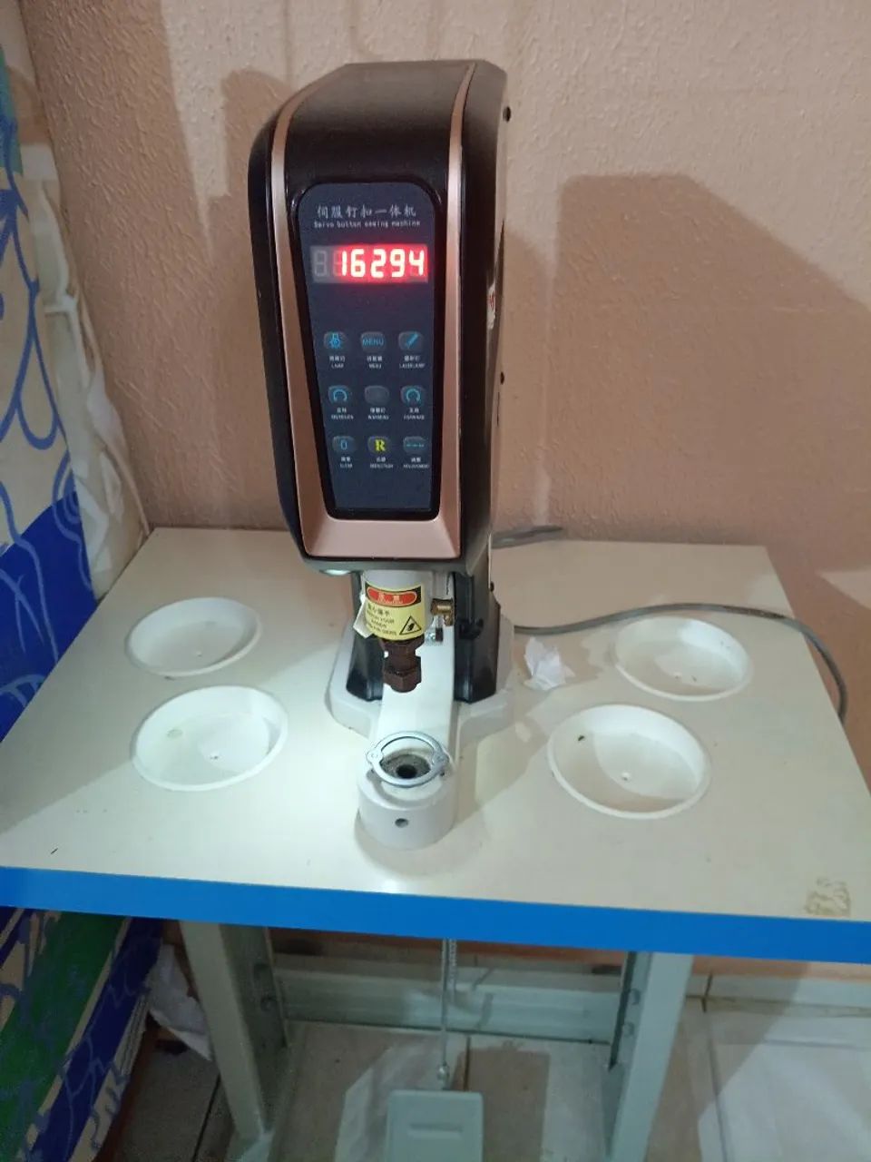 Baixou! Máquina de pregar botões de pressão e ilhoes eletrônica  - Foto 5
