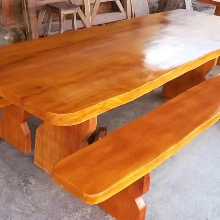 Mesa de madeiras rusticas