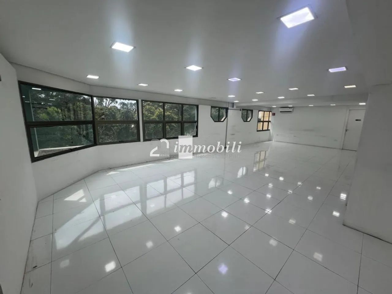 Salão comercial com 210m e 4 vagas na Granja Viana - Foto 5